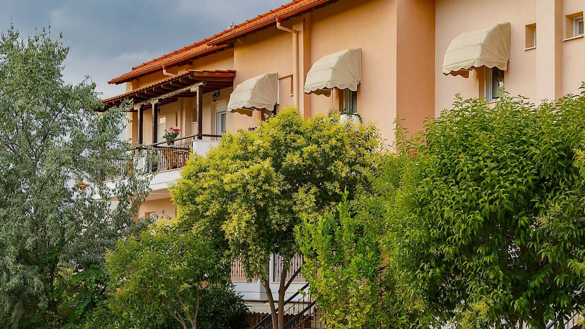 Phyllis Maisonettes Kallithea  Greece